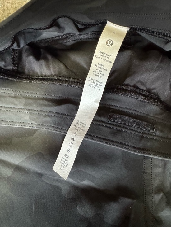 NWOT Lululemon Adapted State High-Rise
Jogger *28" - Camo Deep Coal Multi size 4 - Picture 7 of 11